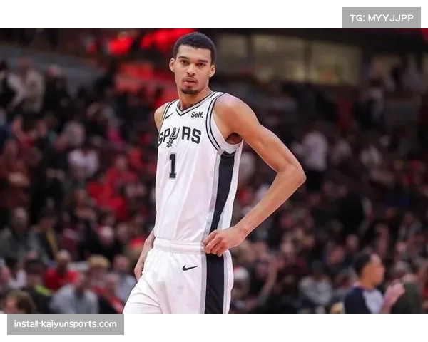 上海闫鹏飞10投全中21分7篮板盖帽数升至历史第19